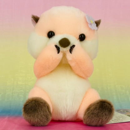 Uki Uki Rakko Kirakira The Sea Otter - Peach with Hands on Mouth- Small